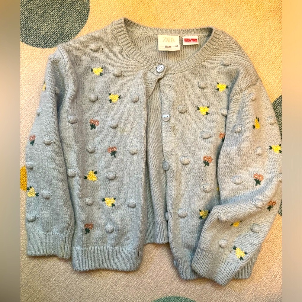 Zara toddler spring floral knit Zara sweater 18-24m runs big